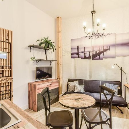 Apartamento Plaza De Lavapies Alquiler Temporal Madrid Exterior foto