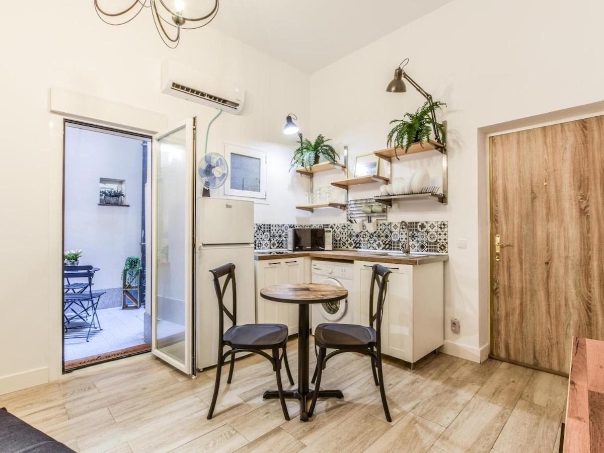 Apartamento Plaza De Lavapies Alquiler Temporal Madrid Exterior foto