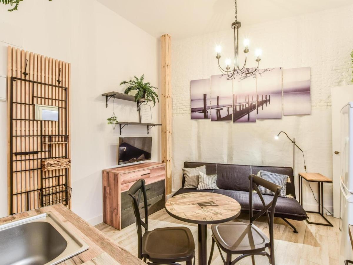 Apartamento Plaza De Lavapies Alquiler Temporal Madrid Exterior foto